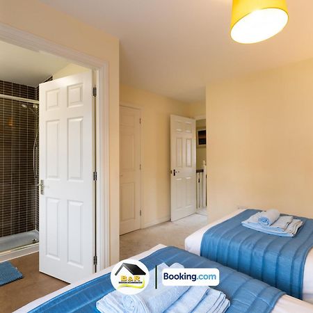 3 Bedroom House By B And R Serviced Accommodation Amesbury With Super Fast Wi-Fi 145Mbps מראה חיצוני תמונה
