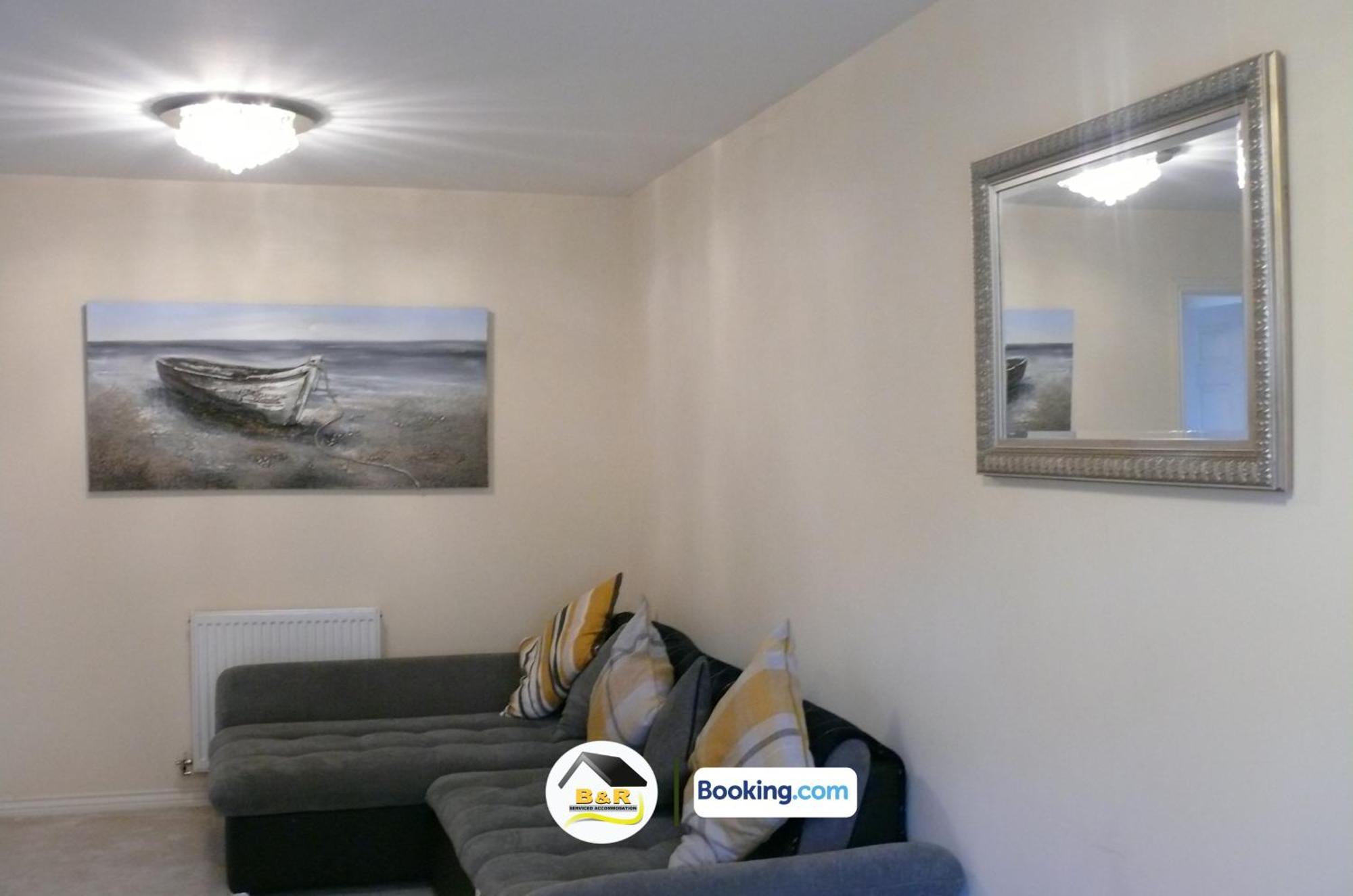 3 Bedroom House By B And R Serviced Accommodation Amesbury With Super Fast Wi-Fi 145Mbps מראה חיצוני תמונה