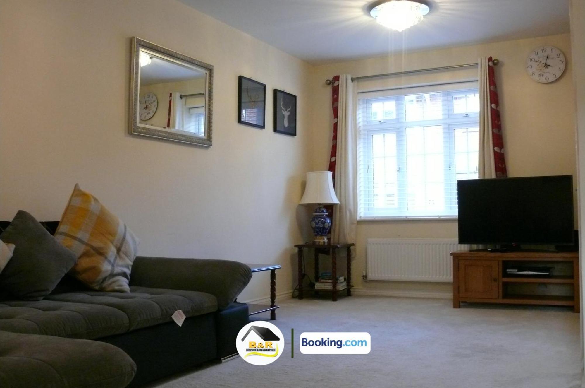 3 Bedroom House By B And R Serviced Accommodation Amesbury With Super Fast Wi-Fi 145Mbps מראה חיצוני תמונה