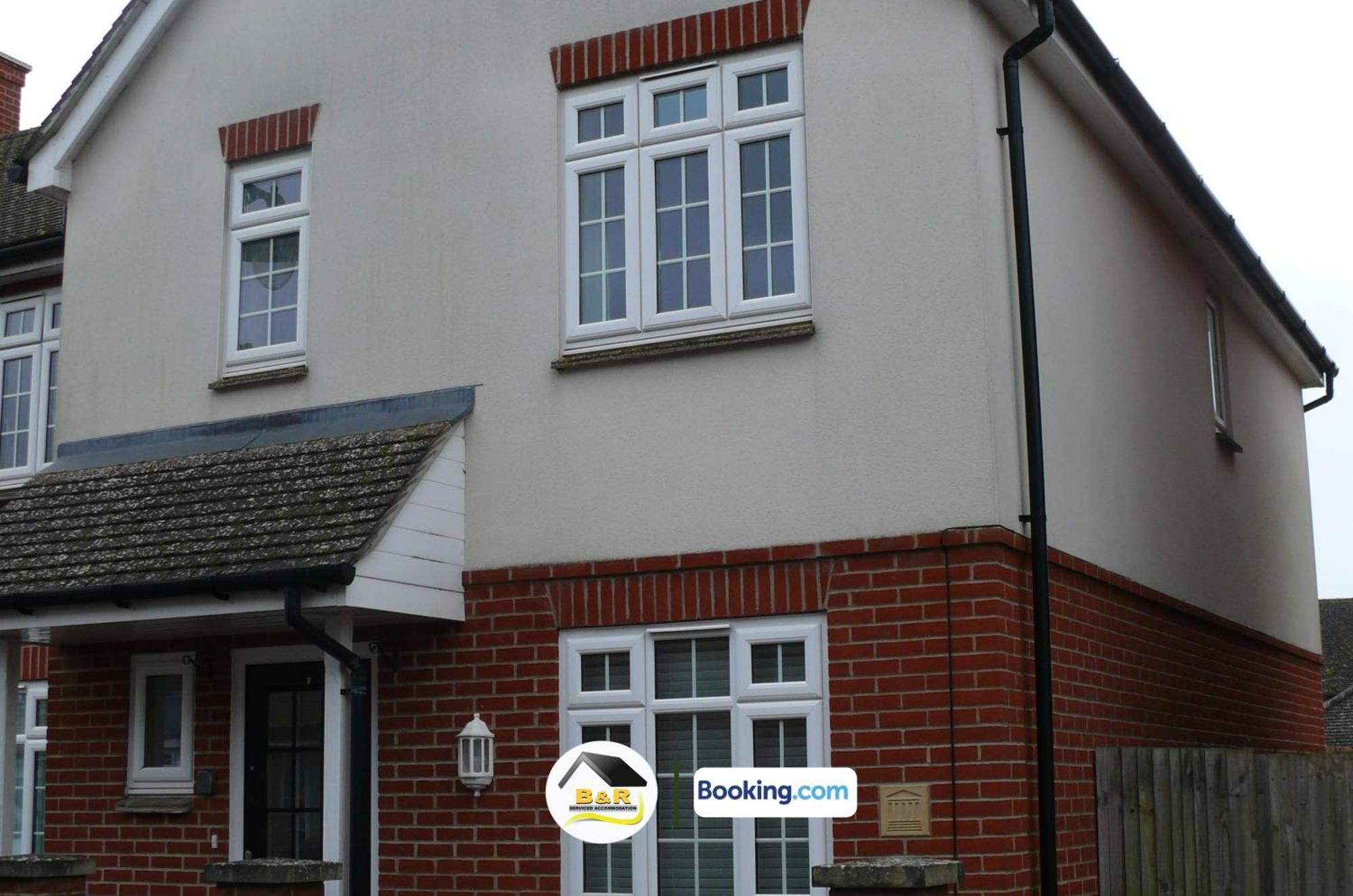 3 Bedroom House By B And R Serviced Accommodation Amesbury With Super Fast Wi-Fi 145Mbps מראה חיצוני תמונה