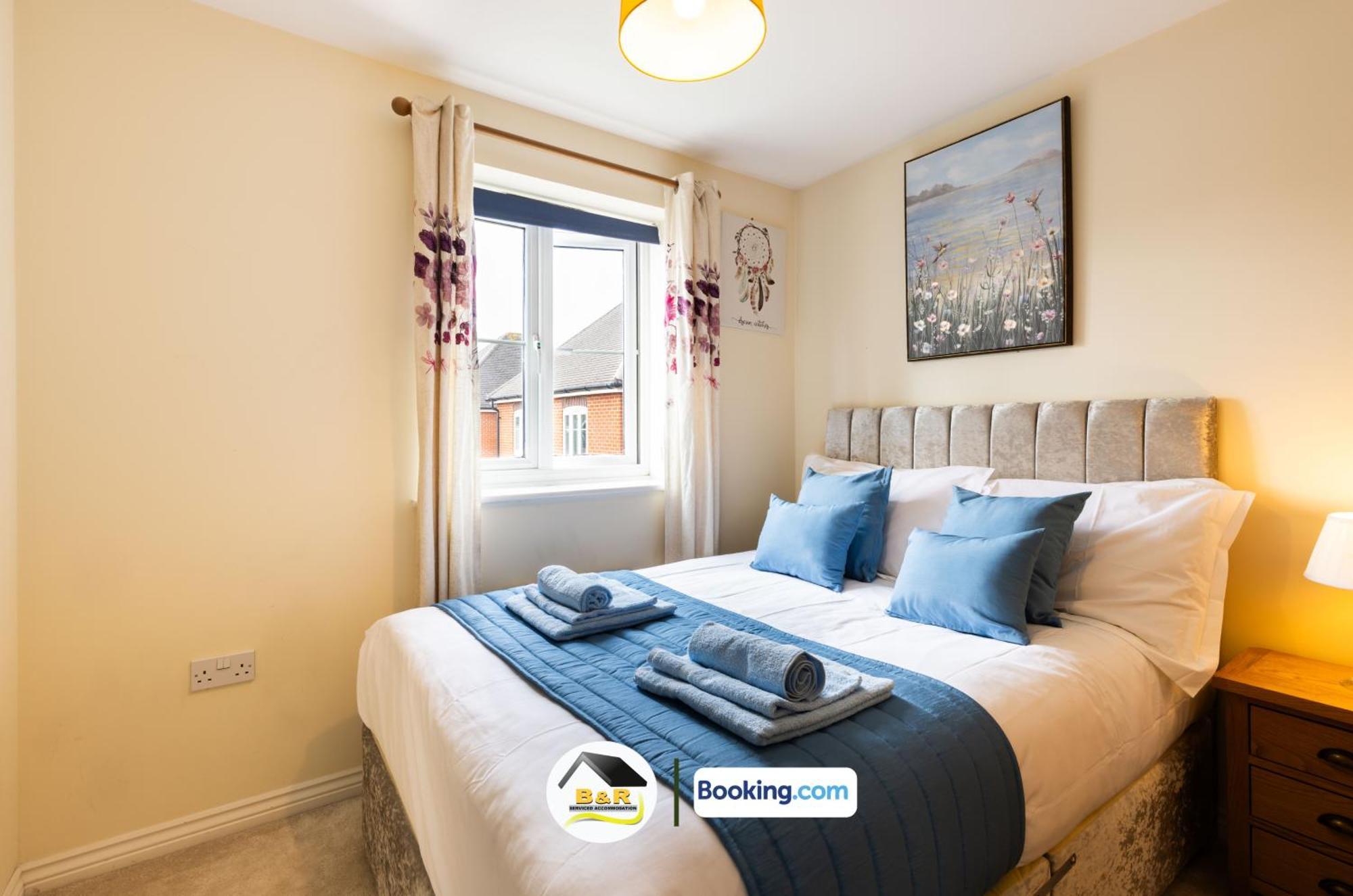 3 Bedroom House By B And R Serviced Accommodation Amesbury With Super Fast Wi-Fi 145Mbps מראה חיצוני תמונה