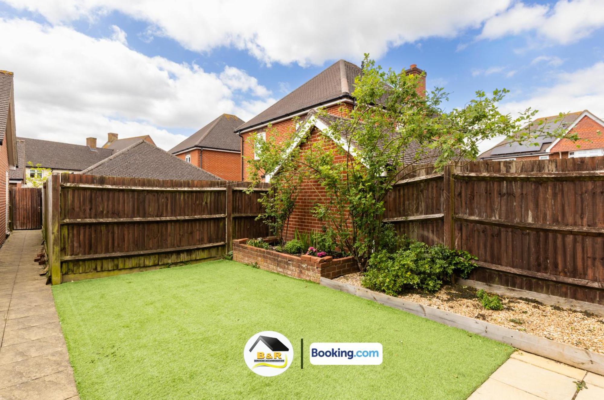 3 Bedroom House By B And R Serviced Accommodation Amesbury With Super Fast Wi-Fi 145Mbps מראה חיצוני תמונה