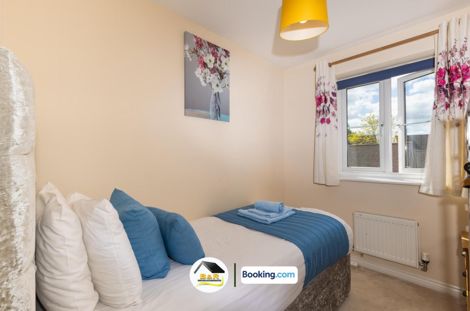 3 Bedroom House By B And R Serviced Accommodation Amesbury With Super Fast Wi-Fi 145Mbps מראה חיצוני תמונה